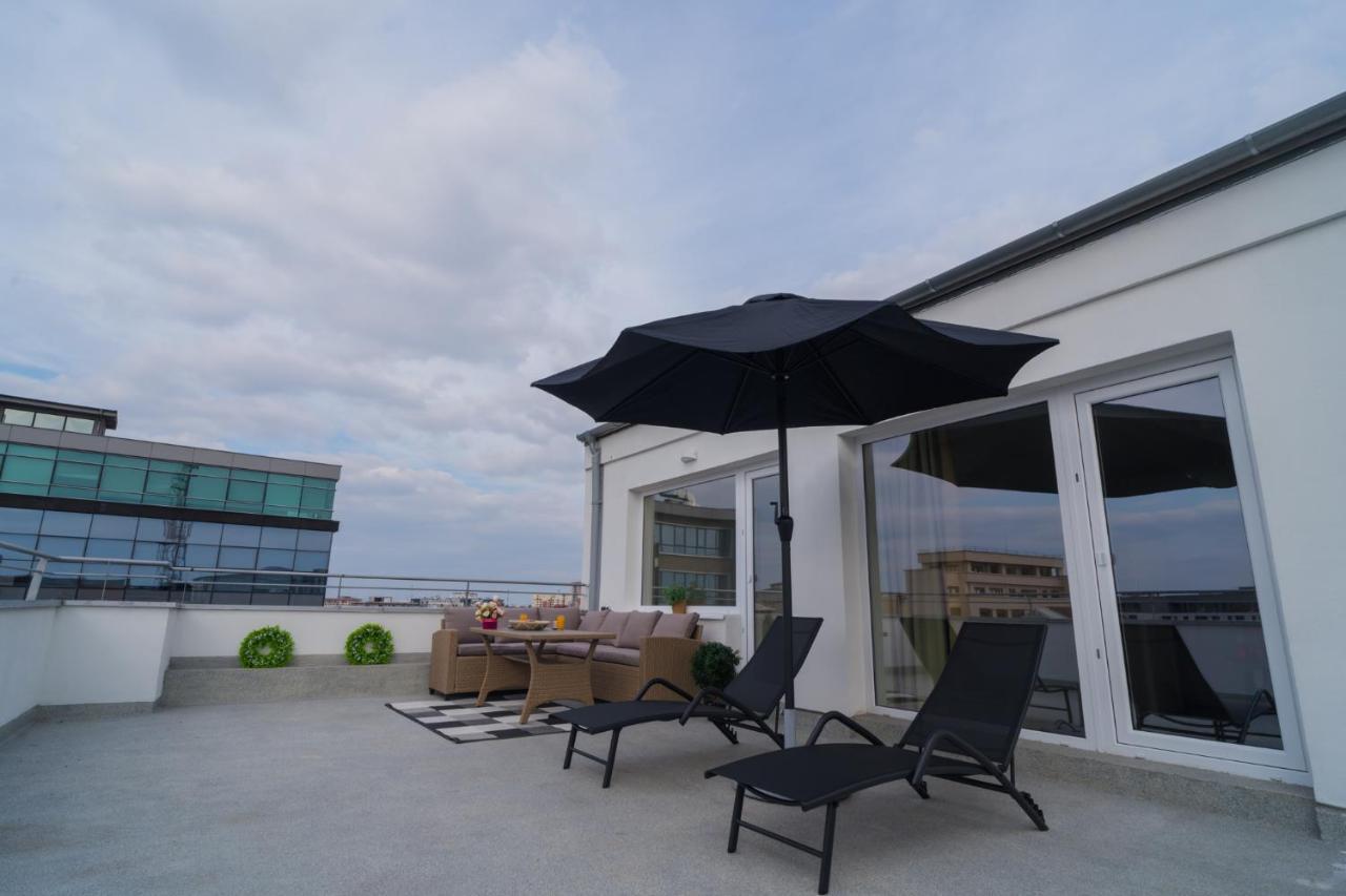 Penthouse With Huge Rooftop Terrace & City View Бухарест Экстерьер фото