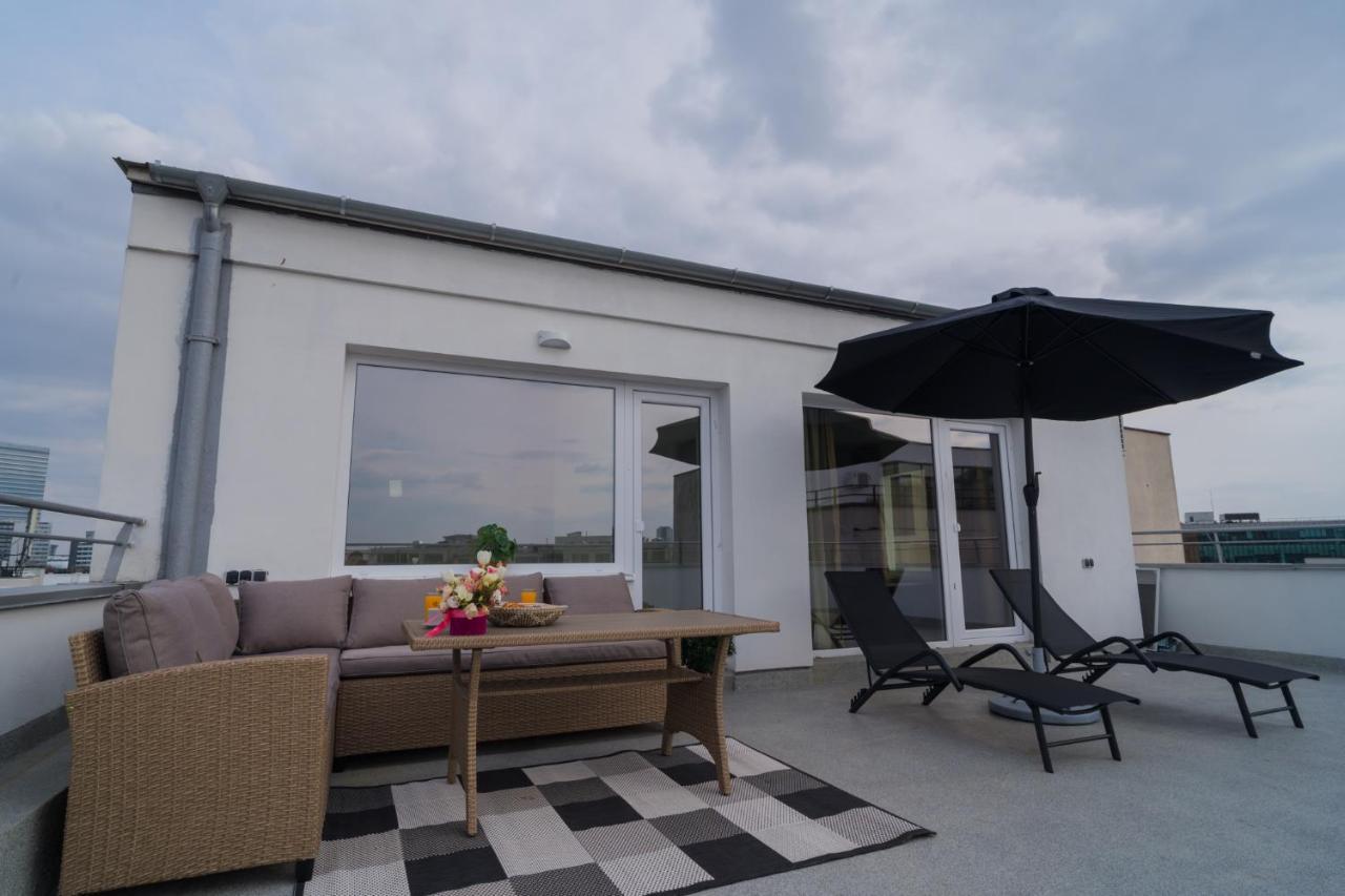 Penthouse With Huge Rooftop Terrace & City View Бухарест Экстерьер фото