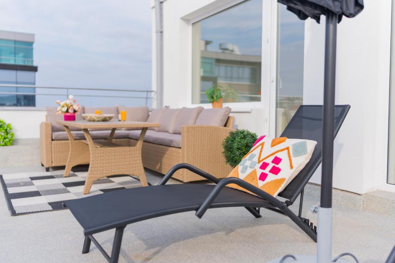 Penthouse With Huge Rooftop Terrace & City View Бухарест Экстерьер фото