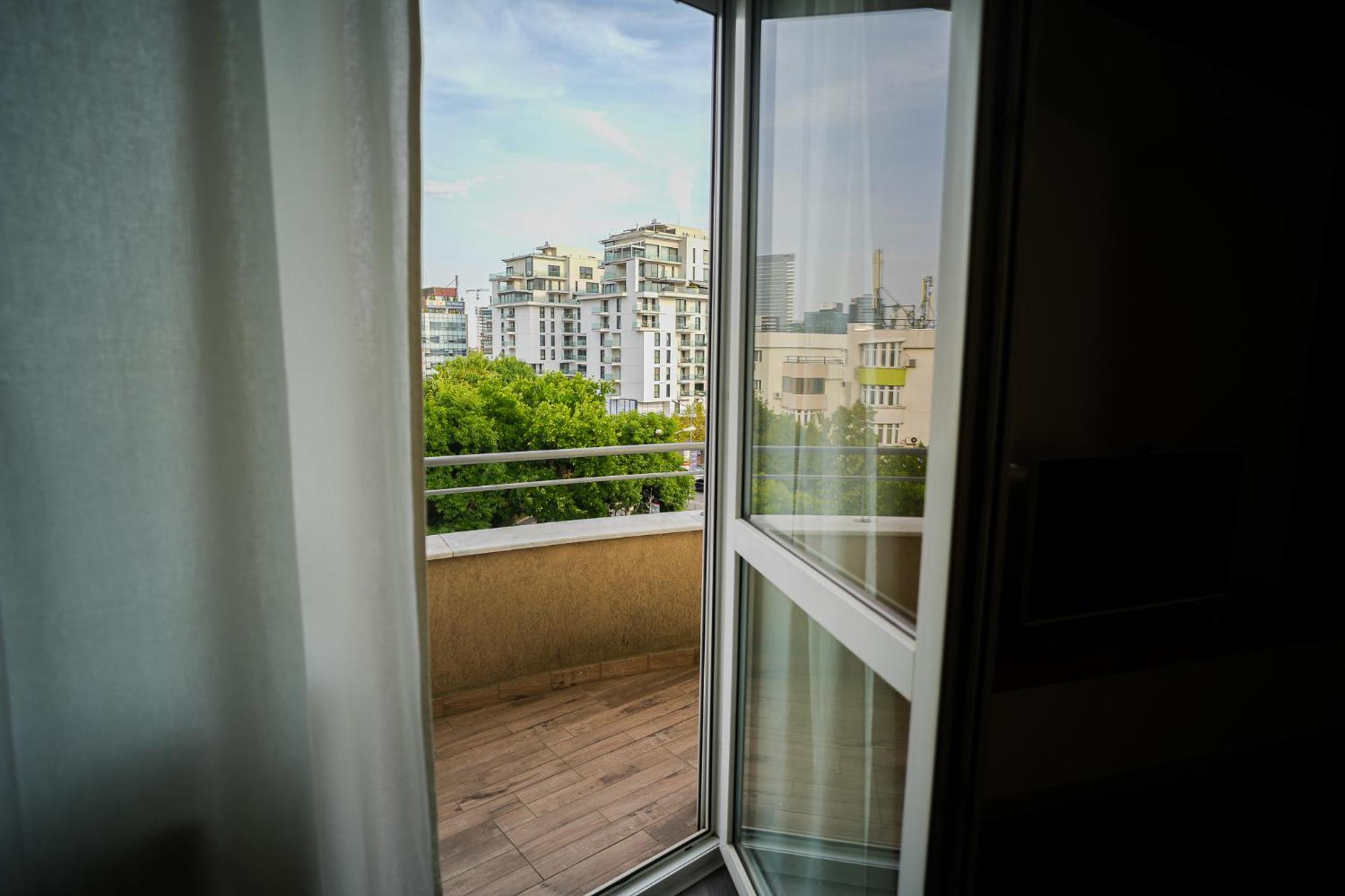 Penthouse With Huge Rooftop Terrace & City View Бухарест Экстерьер фото