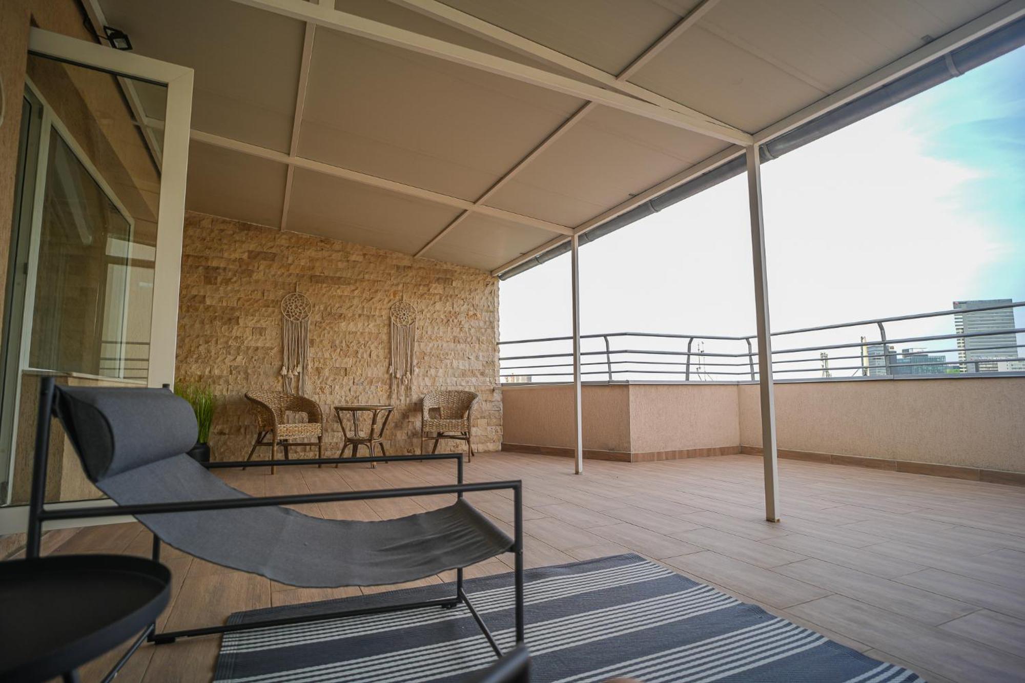 Penthouse With Huge Rooftop Terrace & City View Бухарест Экстерьер фото